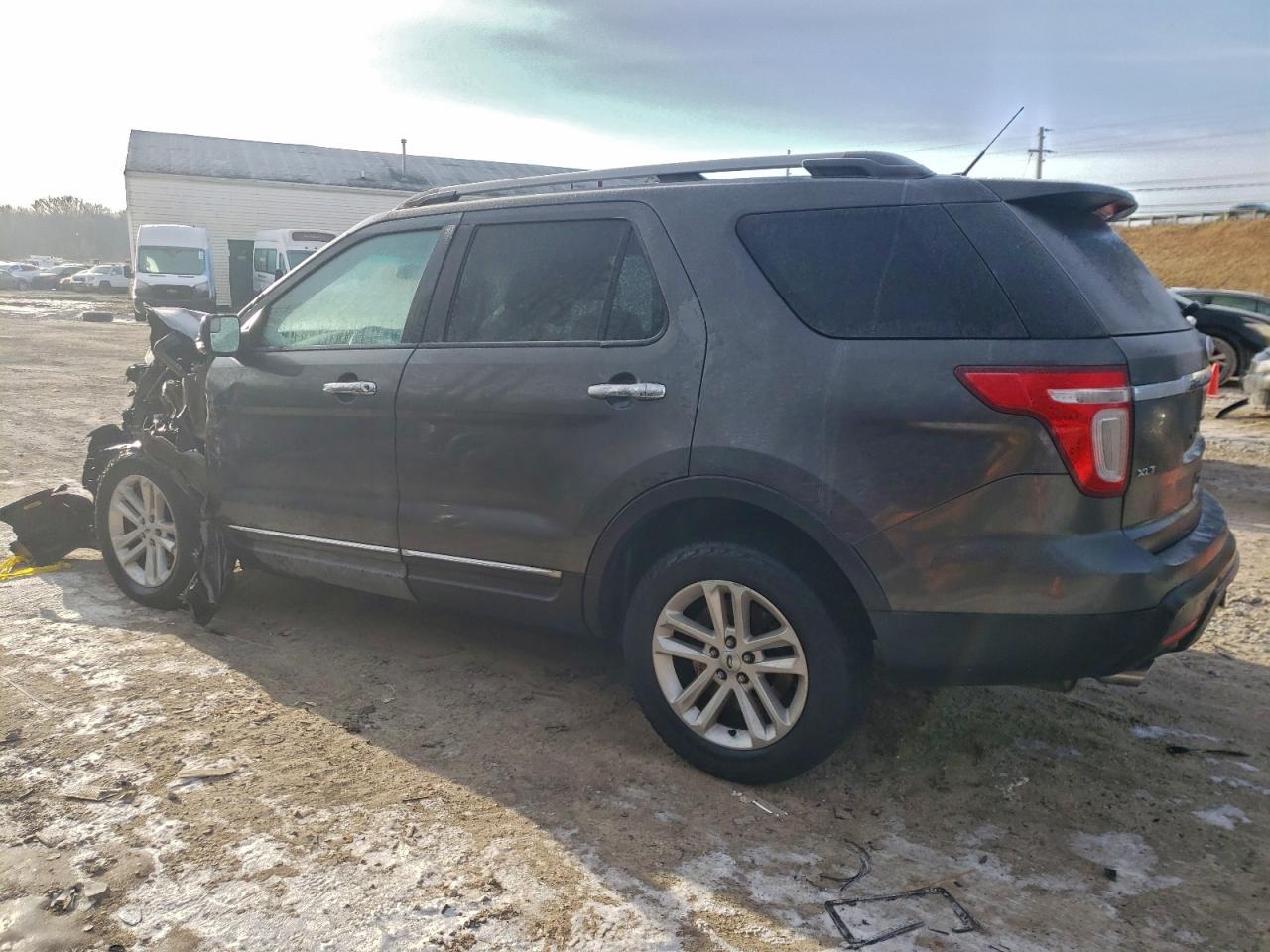 2015 FORD EXPLORER XLT photo 2
