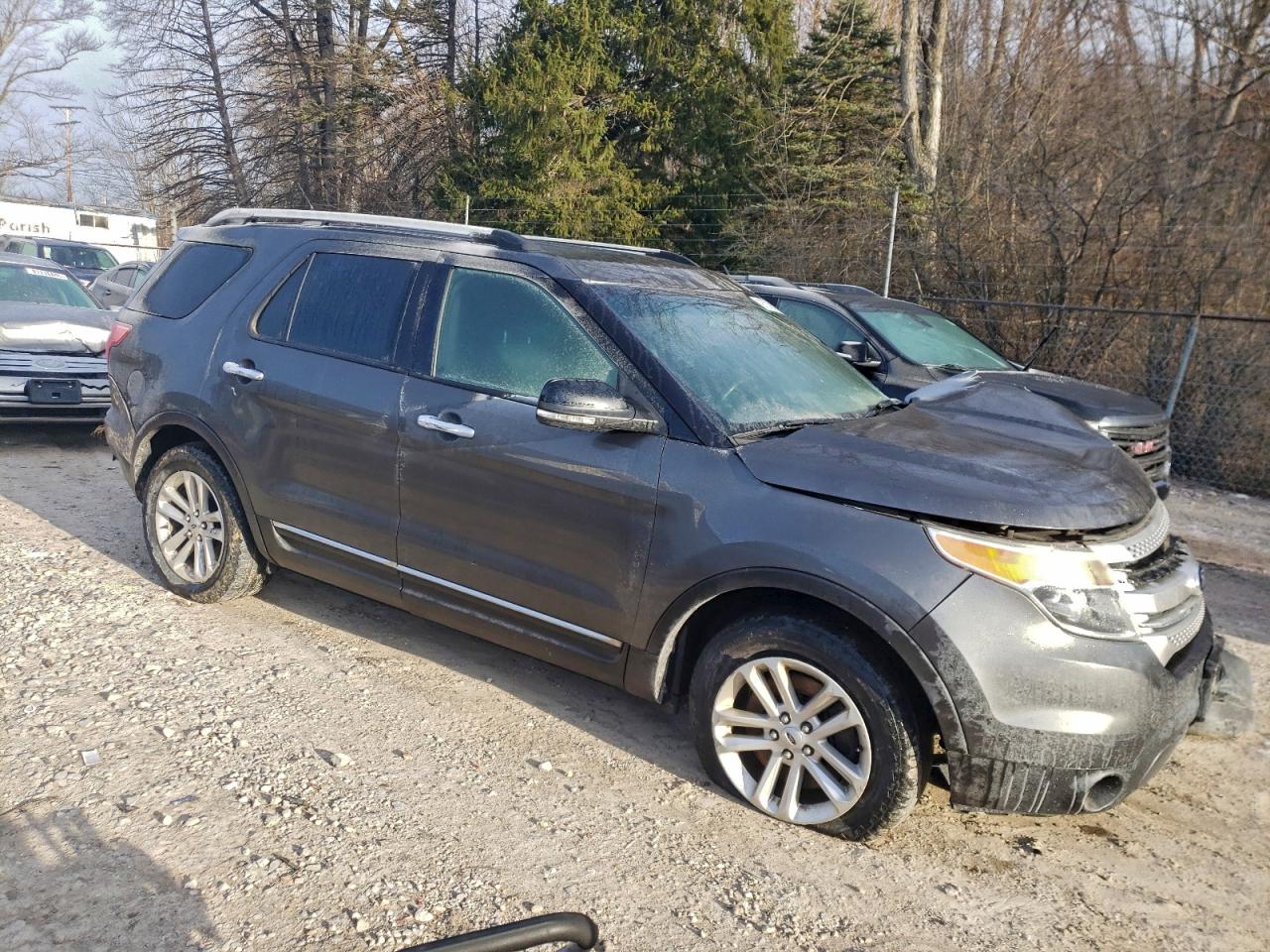 2015 FORD EXPLORER XLT photo 4