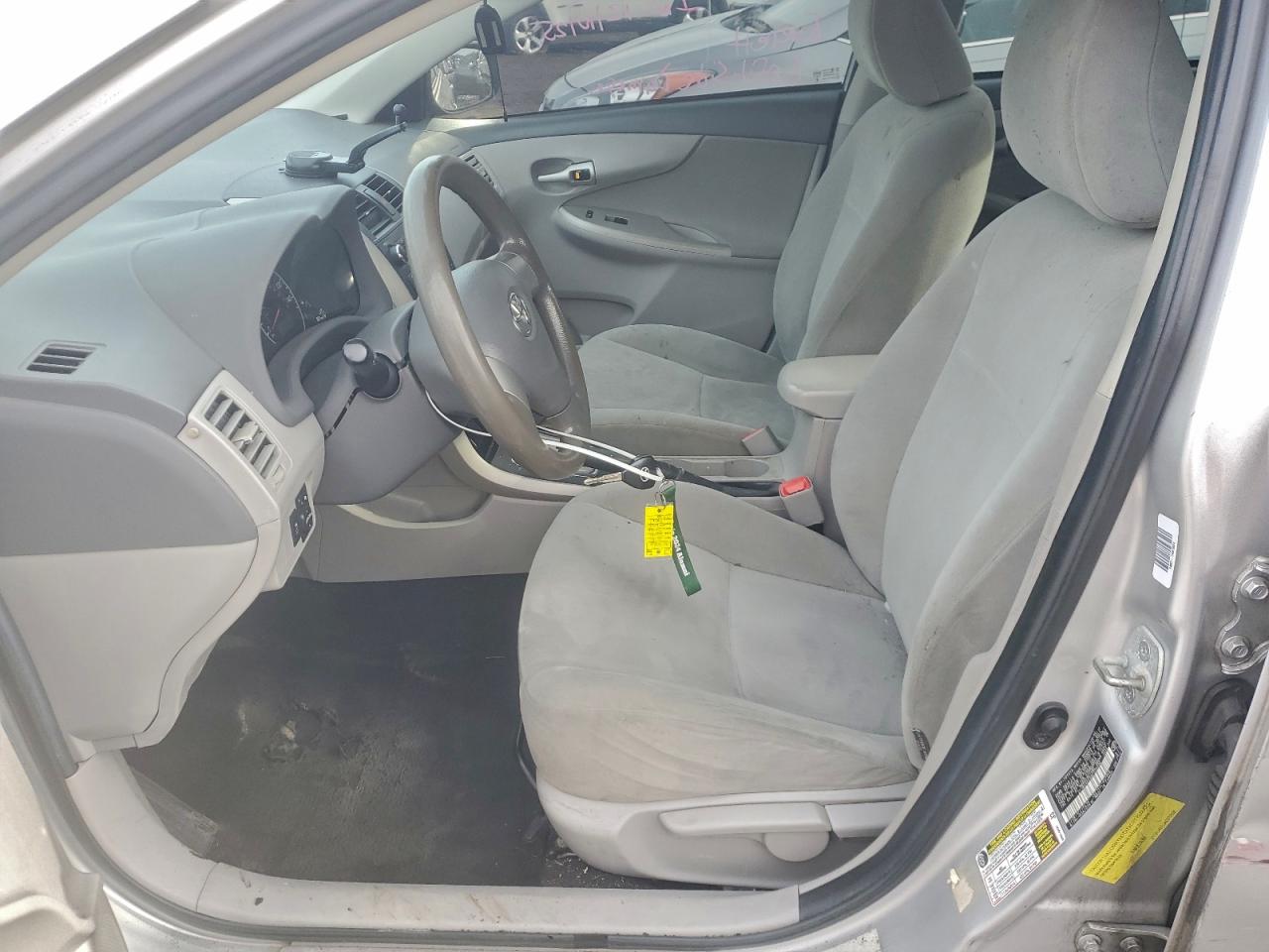 2010 TOYOTA COROLLA BASE photo 7