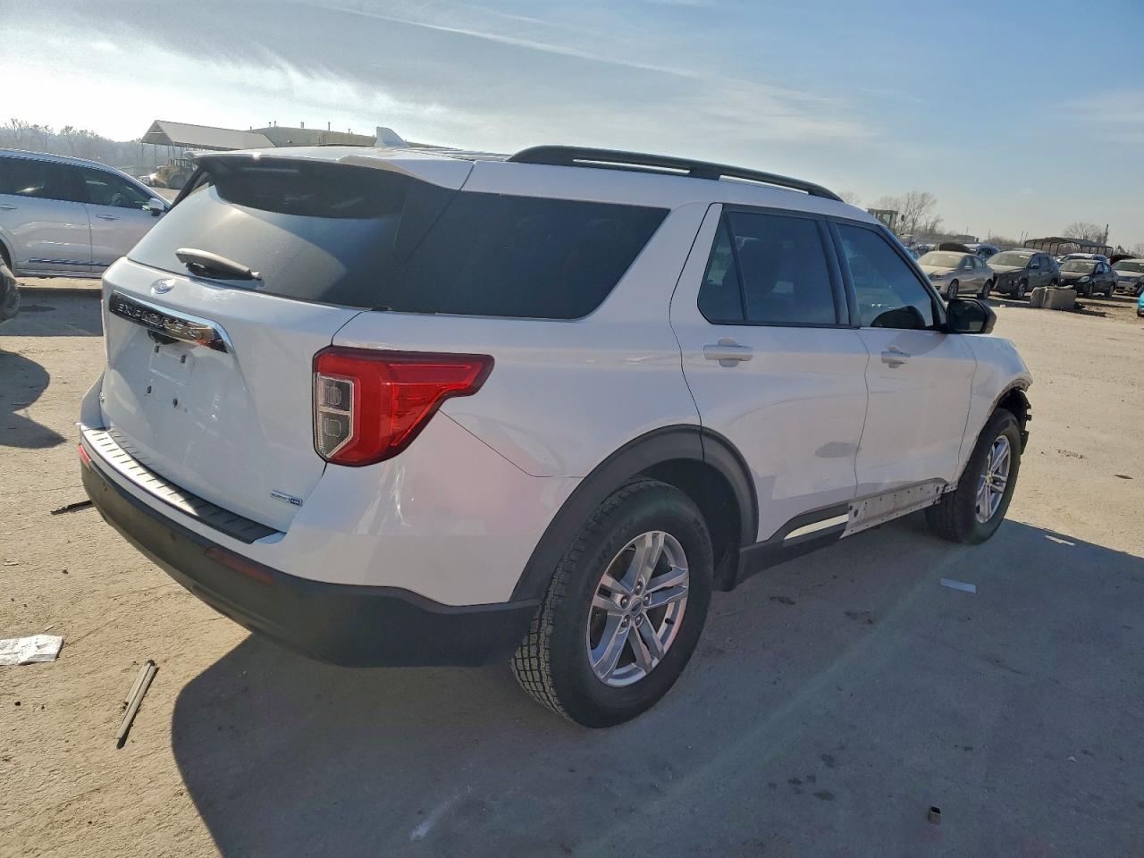 2020 FORD EXPLORER XLT photo 3