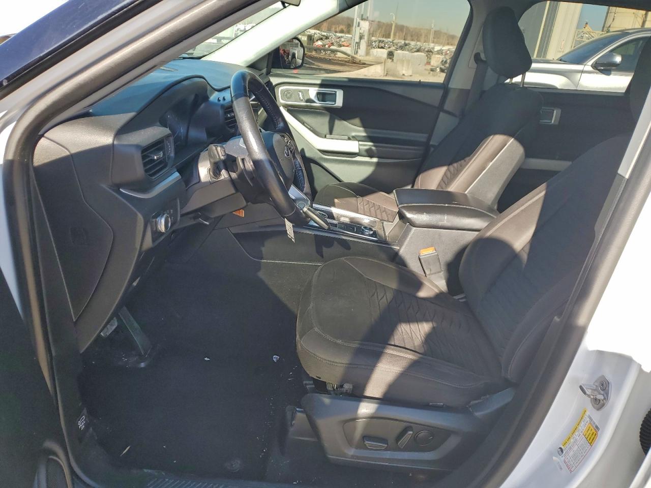 2020 FORD EXPLORER XLT photo 7