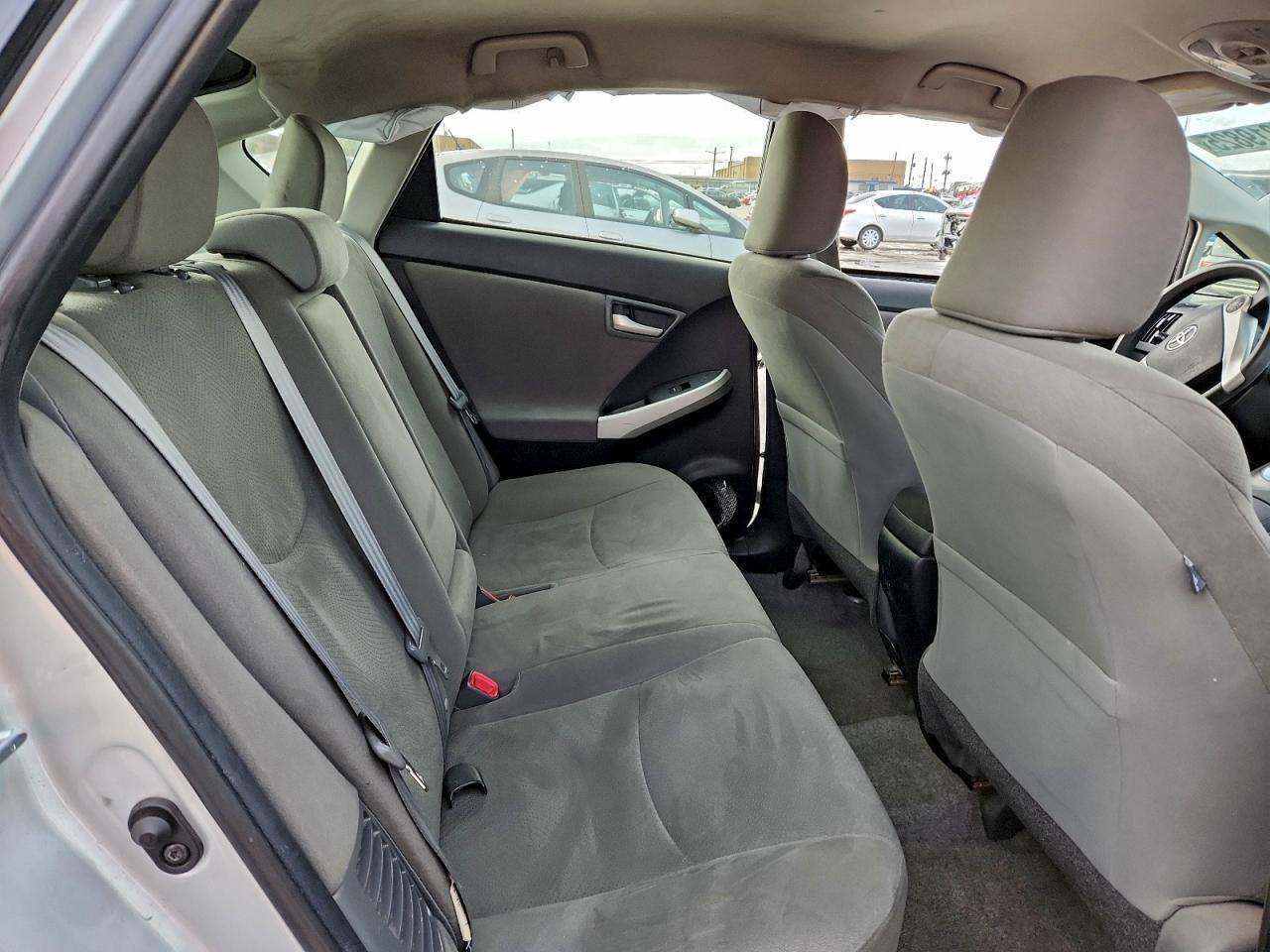 2014 TOYOTA PRIUS photo 19