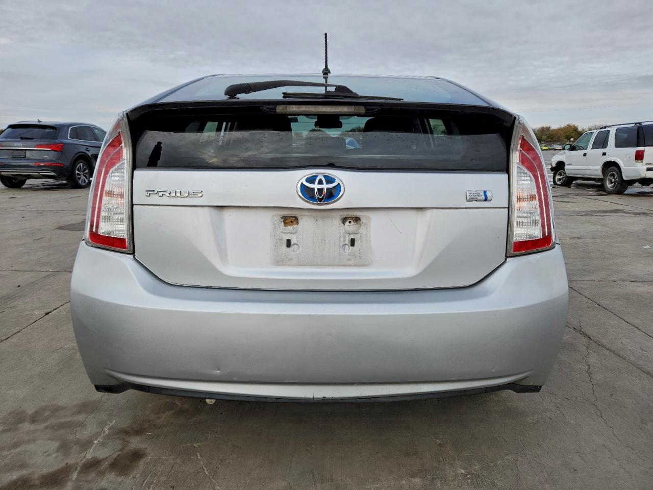 2014 TOYOTA PRIUS photo 11