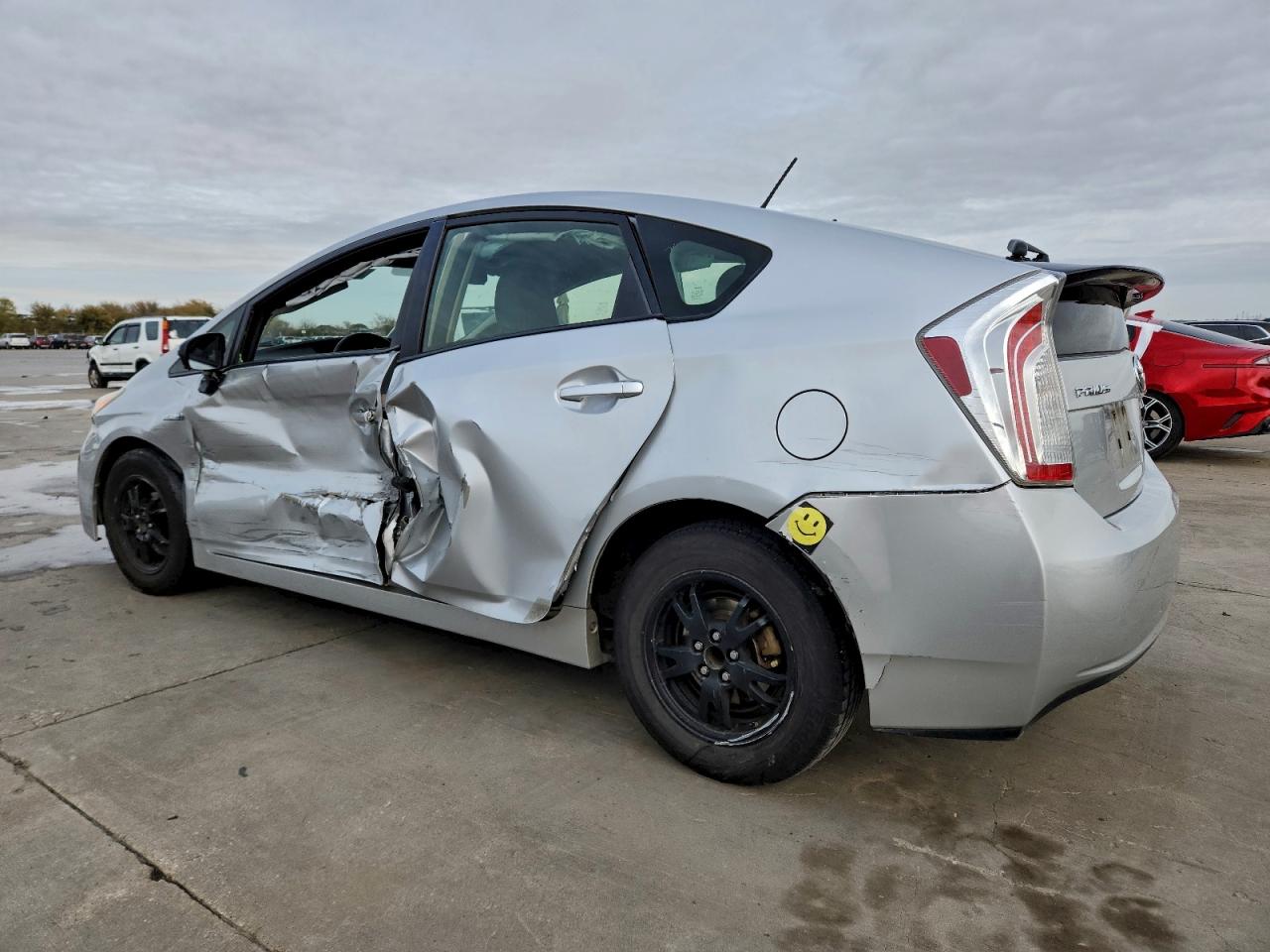 2014 TOYOTA PRIUS photo 3