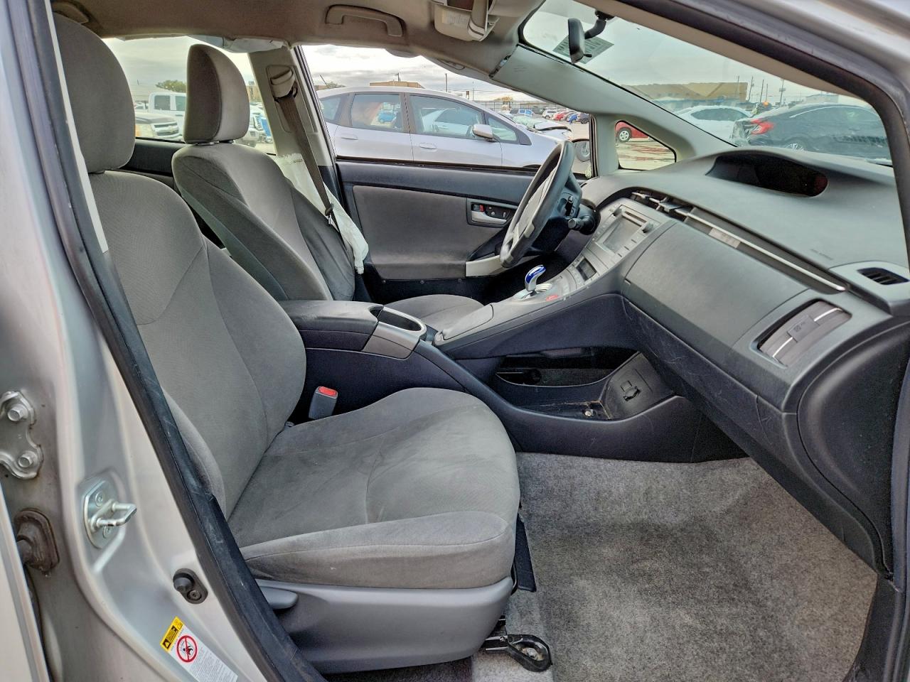 2014 TOYOTA PRIUS photo 13