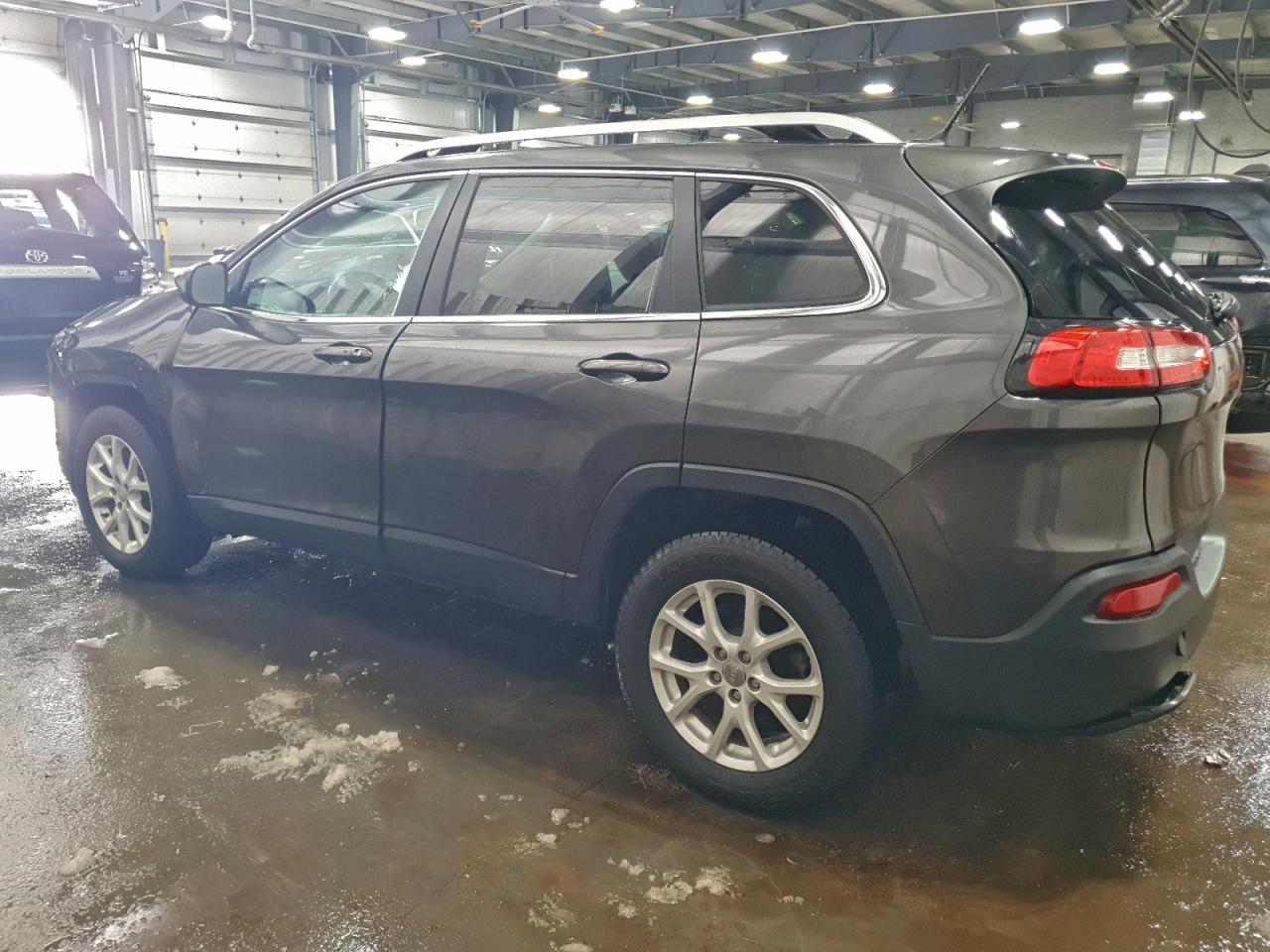 2015 JEEP CHEROKEE LATITUDE photo 2