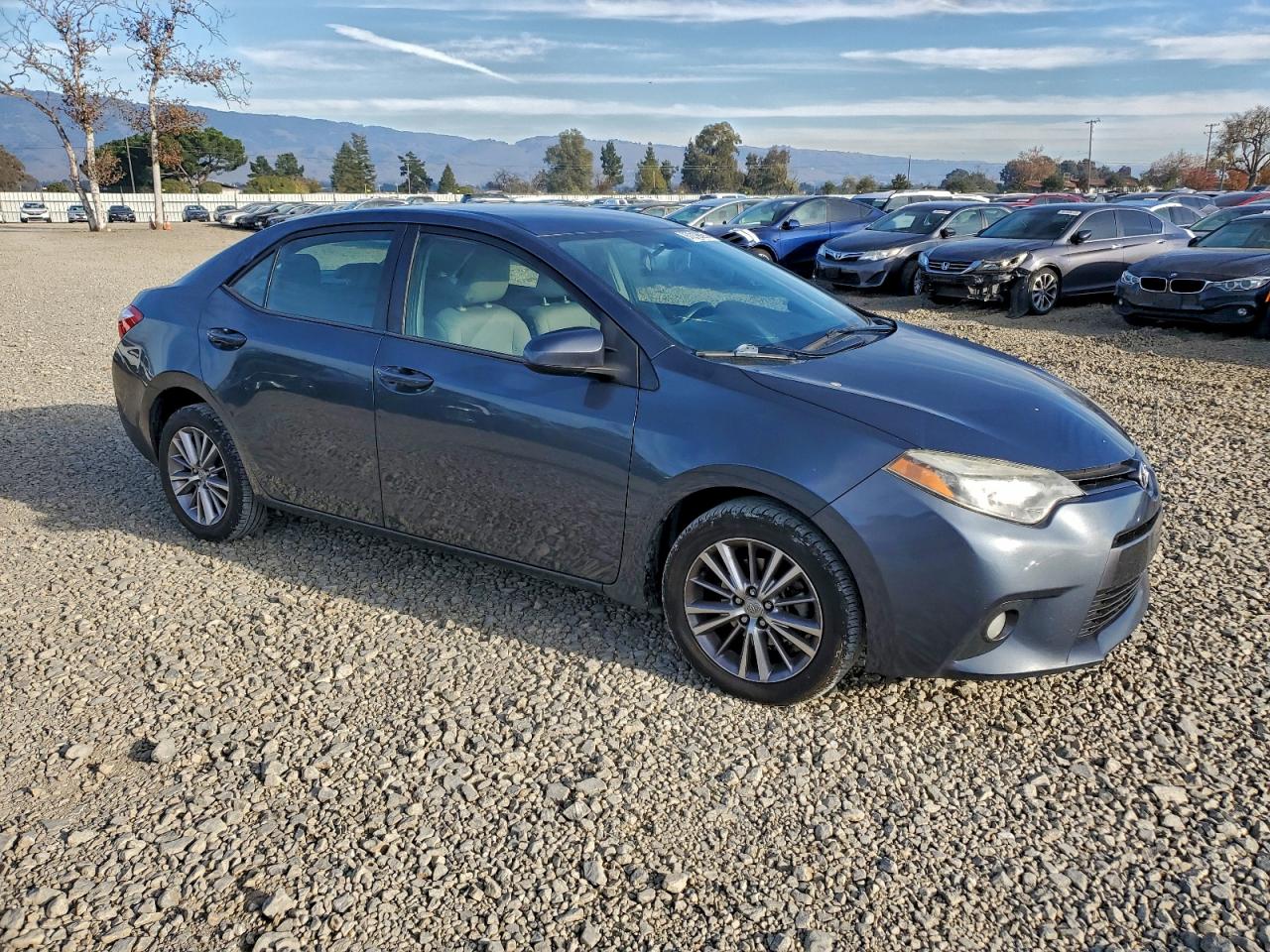 2015 TOYOTA COROLLA L photo 4