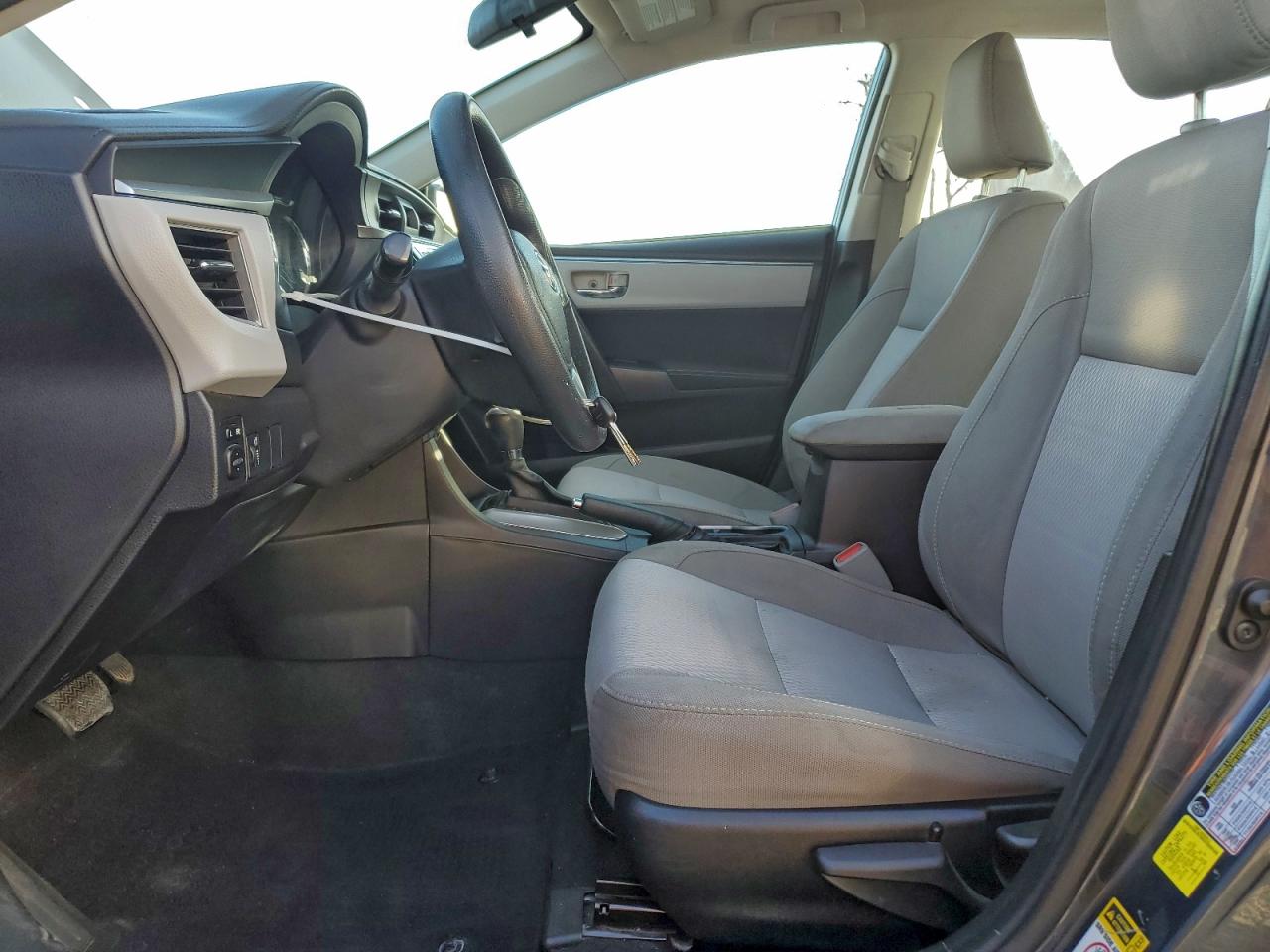 2015 TOYOTA COROLLA L photo 7