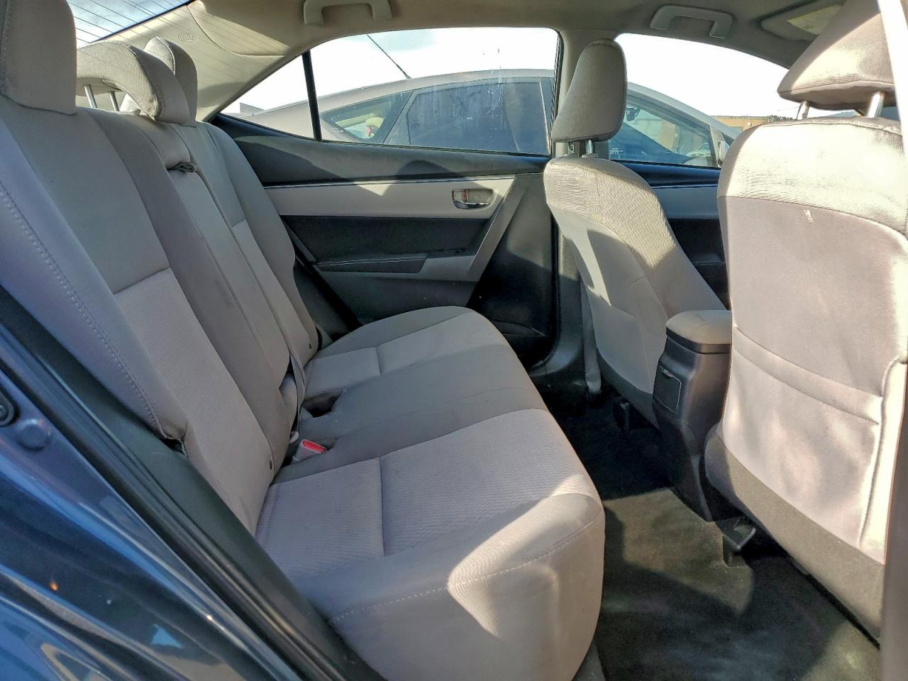 2015 TOYOTA COROLLA L photo 10