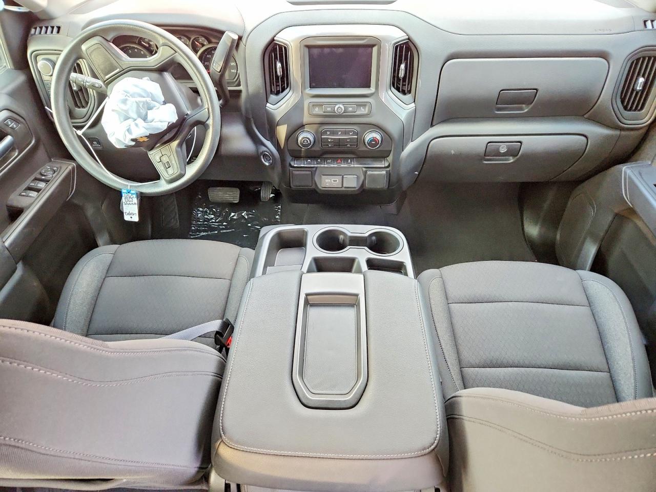 2025 CHEVROLET SILVERADO K1500 CUSTOM photo 8