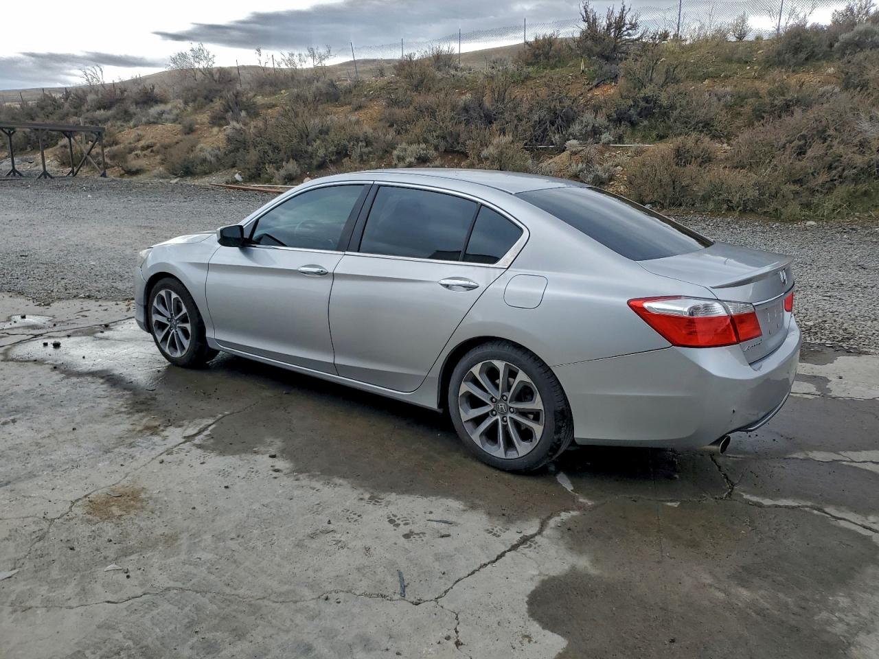 2014 HONDA ACCORD SPORT photo 2