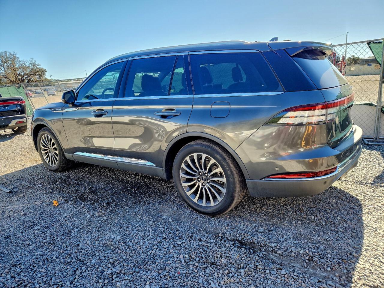 2020 LINCOLN AVIATOR RESERVE photo 2