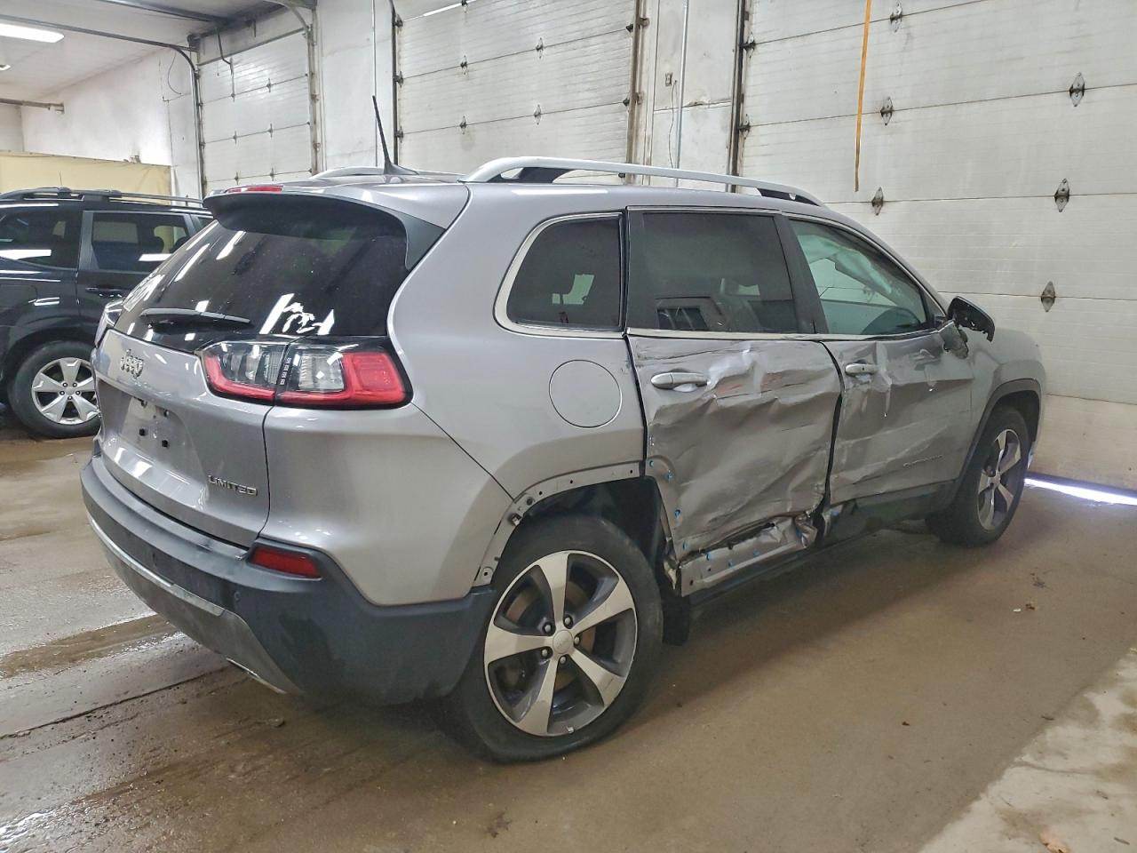 2019 JEEP CHEROKEE LIMITED photo 5