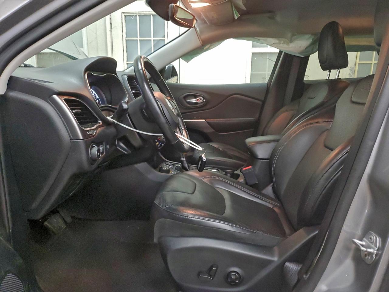 2019 JEEP CHEROKEE LIMITED photo 13