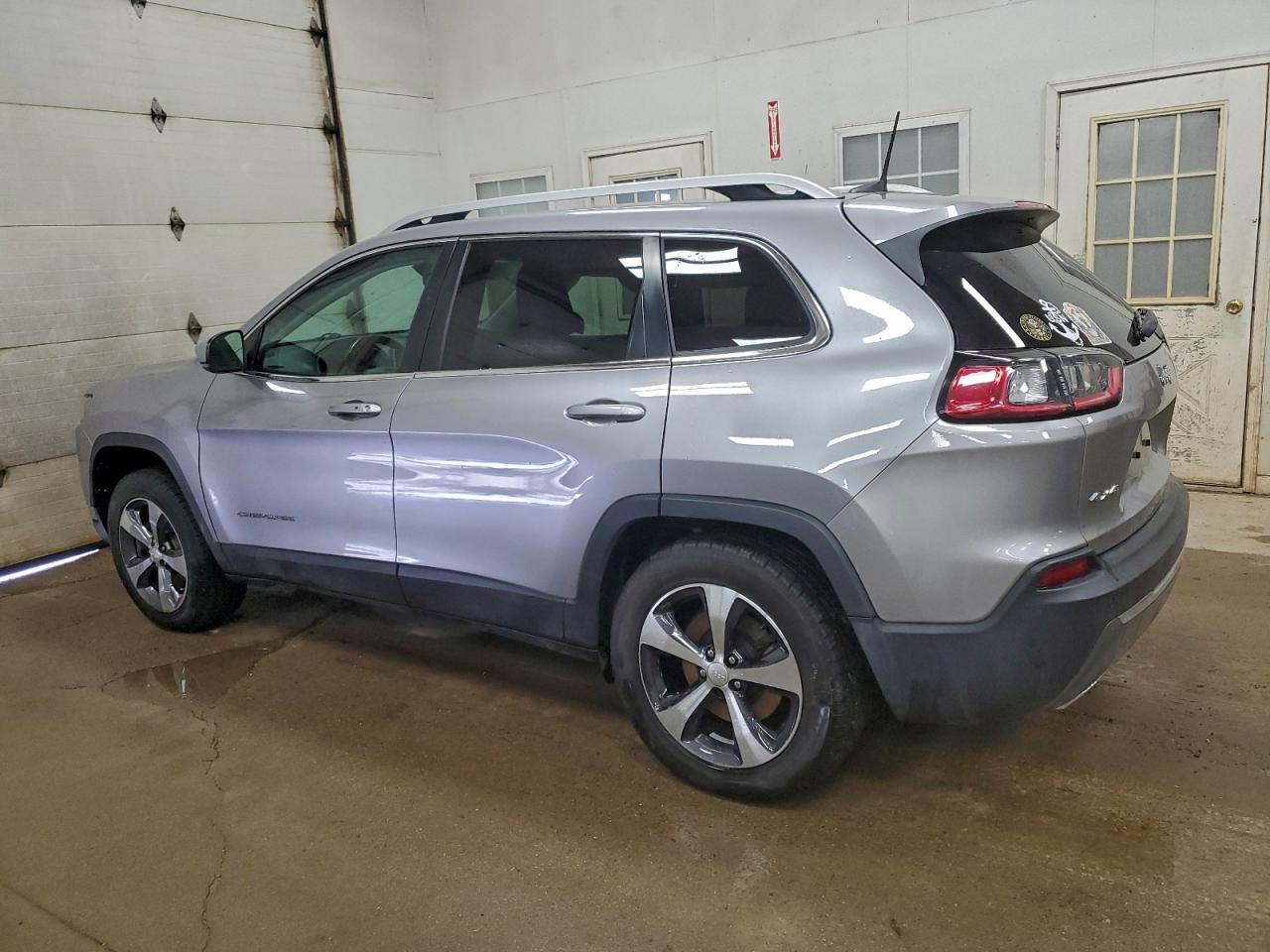 2019 JEEP CHEROKEE LIMITED photo 3
