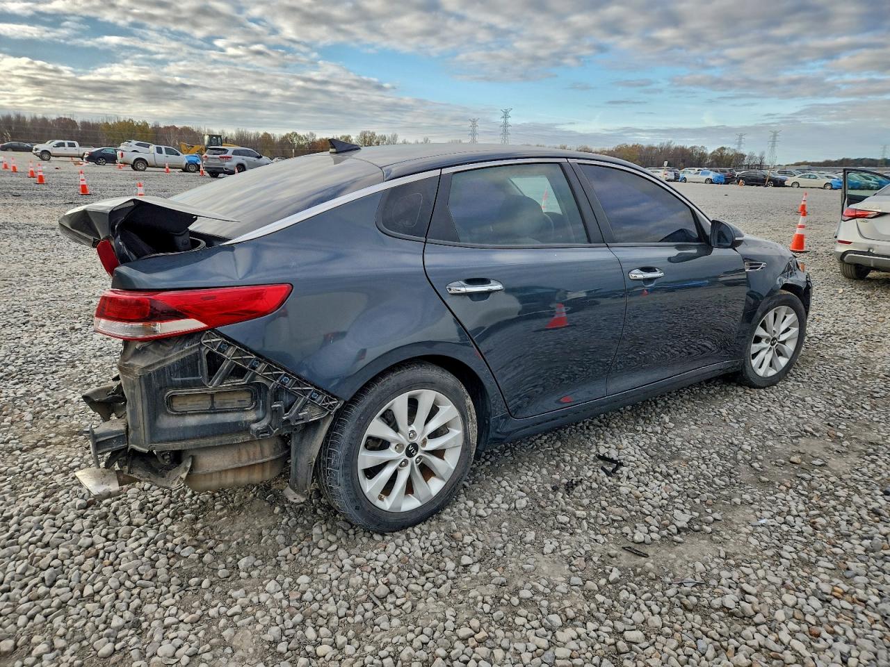2016 KIA OPTIMA LX photo 3
