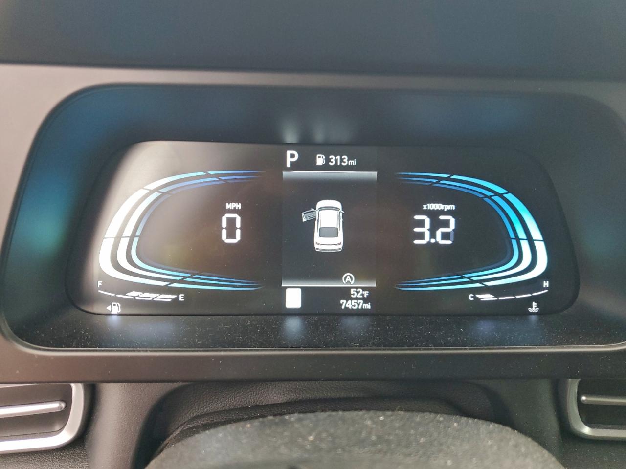 2025 HYUNDAI ELANTRA SE photo 9
