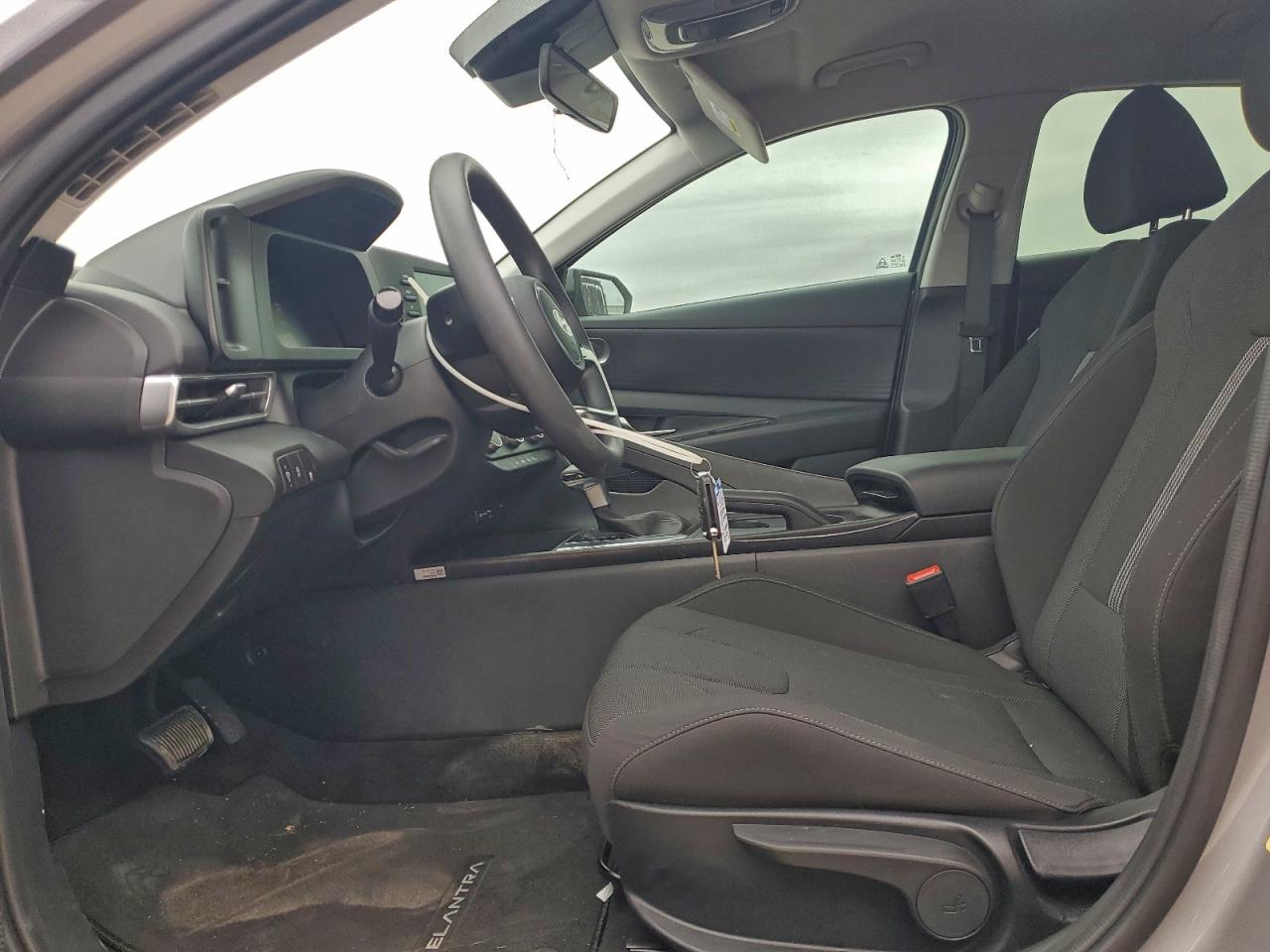 2025 HYUNDAI ELANTRA SE photo 7