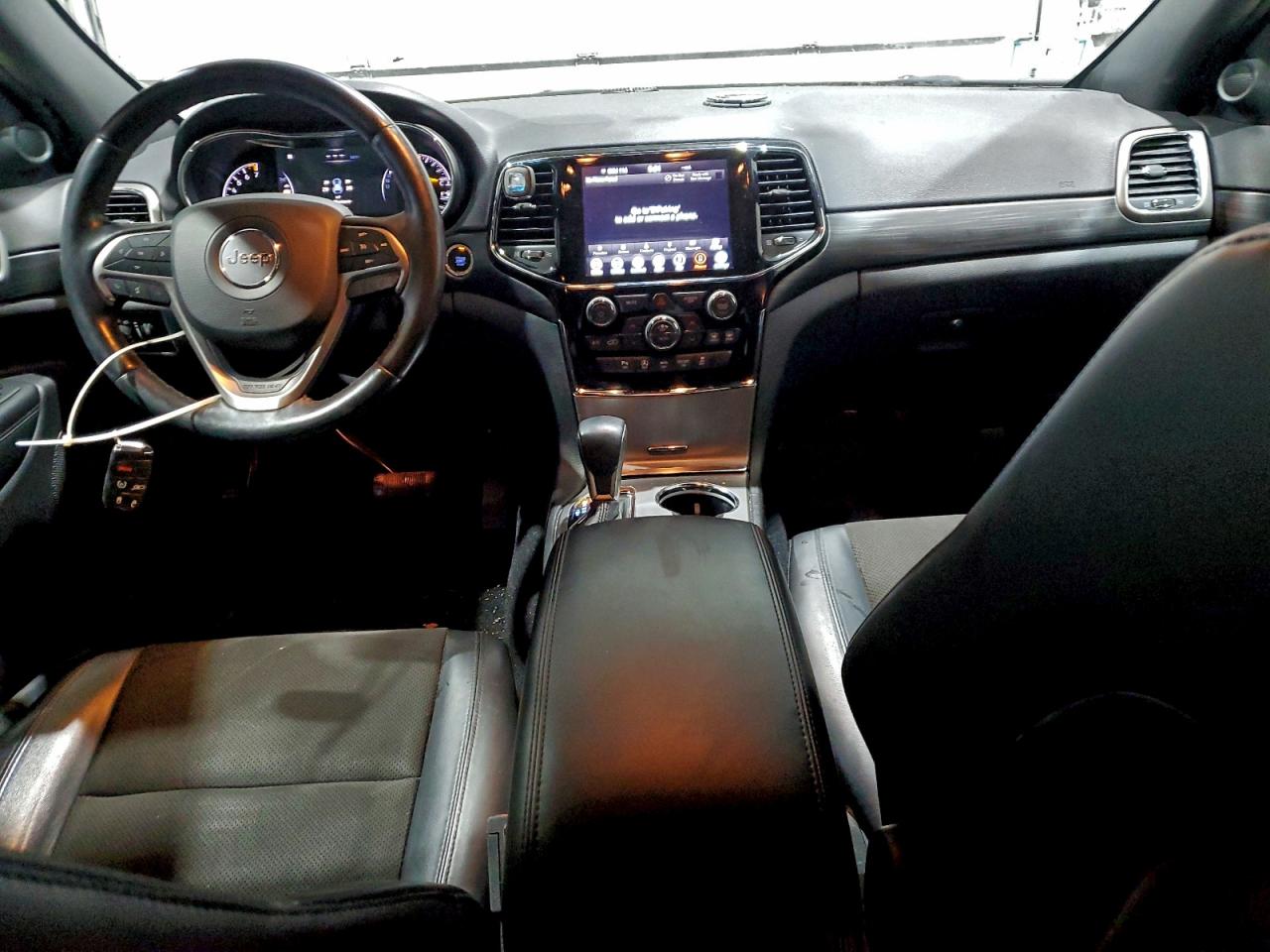 2020 JEEP GRAND CHEROKEE LAREDO photo 8