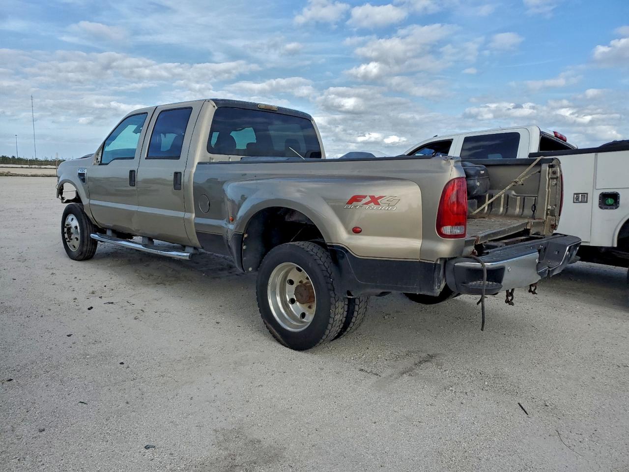2004 FORD F550 SUPER photo 3