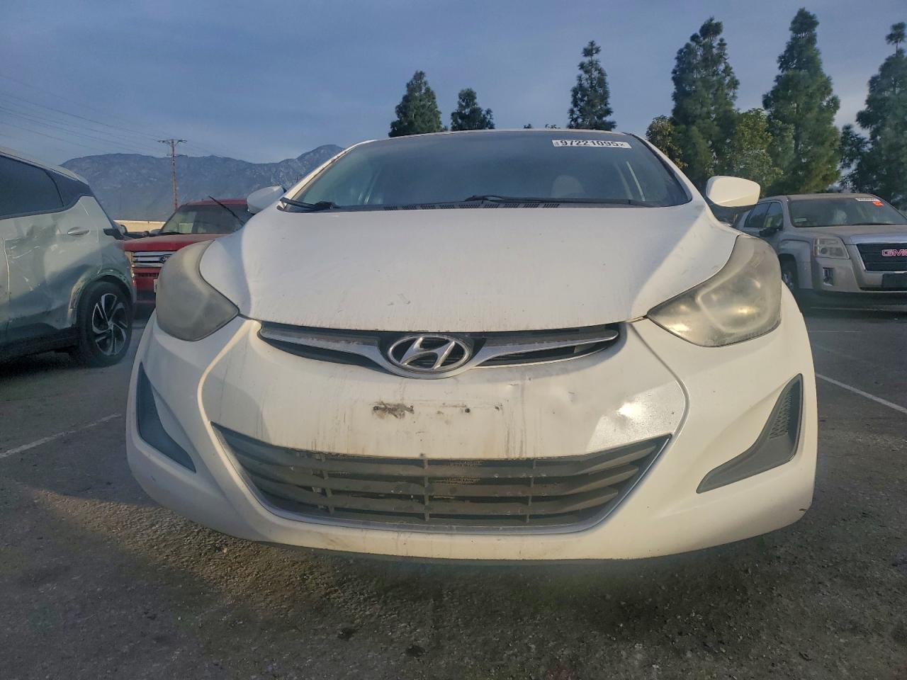 2016 HYUNDAI ELANTRA SE photo 5