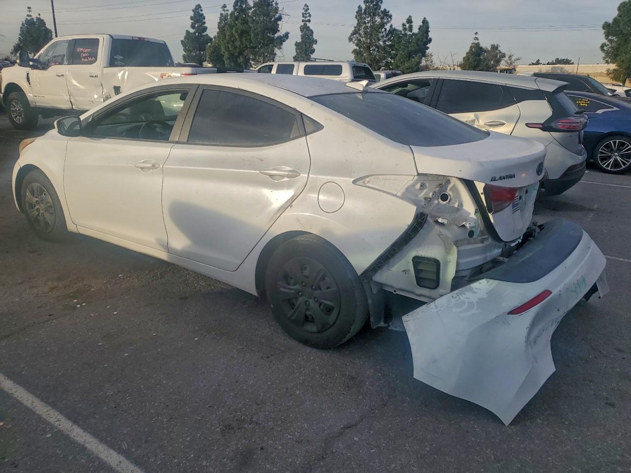 2016 HYUNDAI ELANTRA SE photo 2