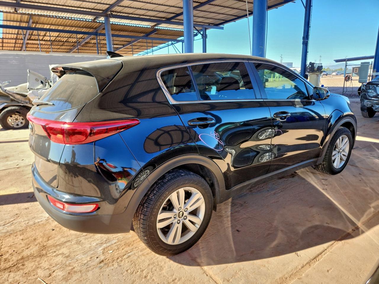 2017 KIA SPORTAGE LX photo 3