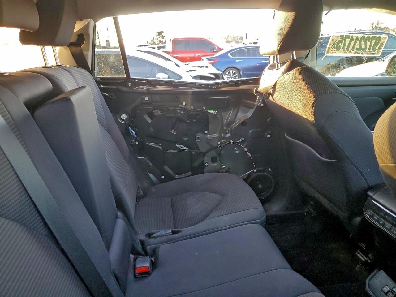 2024 TOYOTA HIGHLANDER LE photo 11