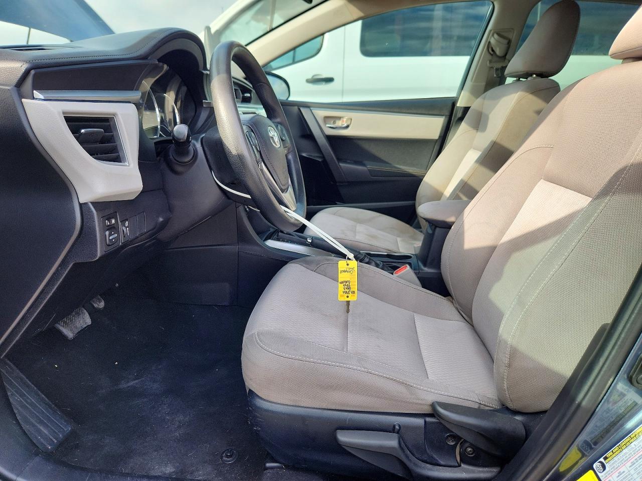 2015 TOYOTA COROLLA L photo 7