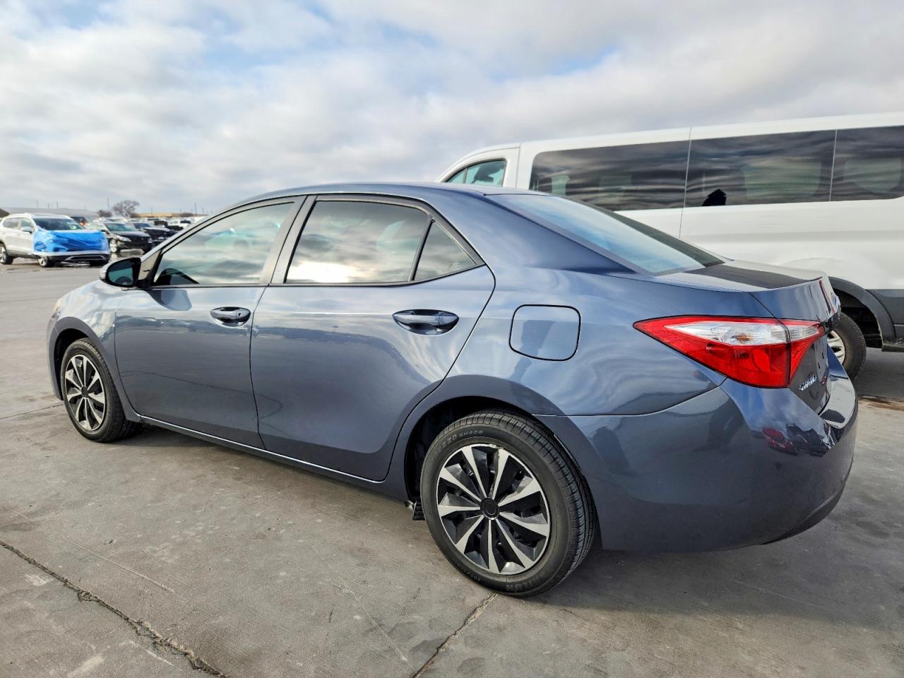 2015 TOYOTA COROLLA L photo 2