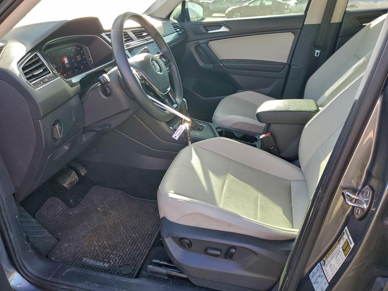 2020 VOLKSWAGEN TIGUAN photo 7