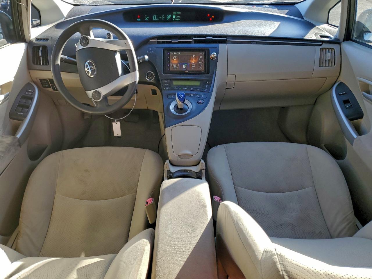 2011 TOYOTA PRIUS photo 8