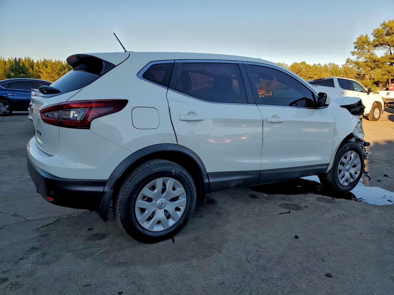 2020 NISSAN ROGUE SPORT S photo 3