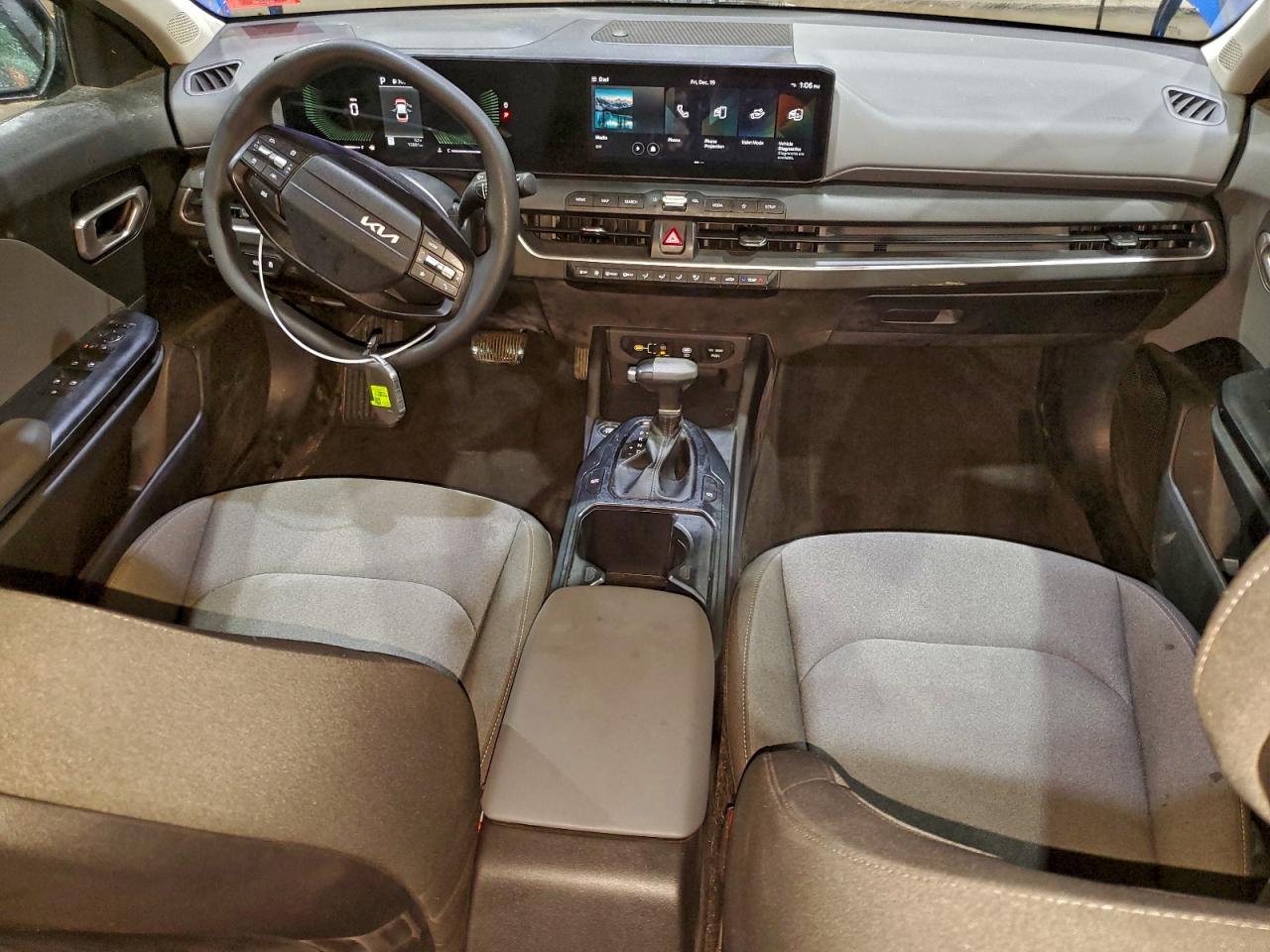 2025 KIA K4 LXS photo 8
