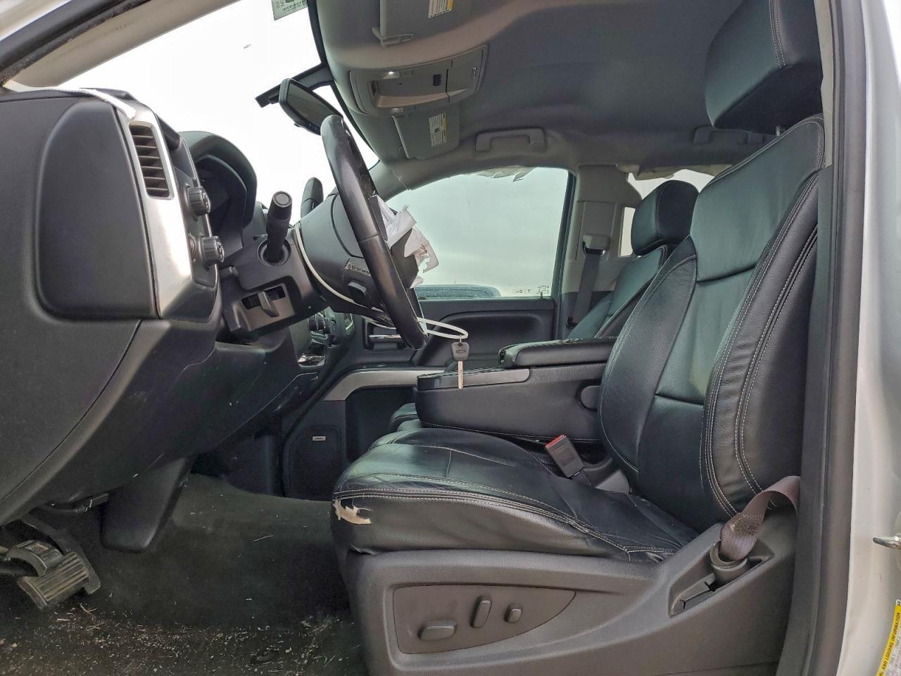 2017 CHEVROLET SILVERADO K1500 LT photo 13