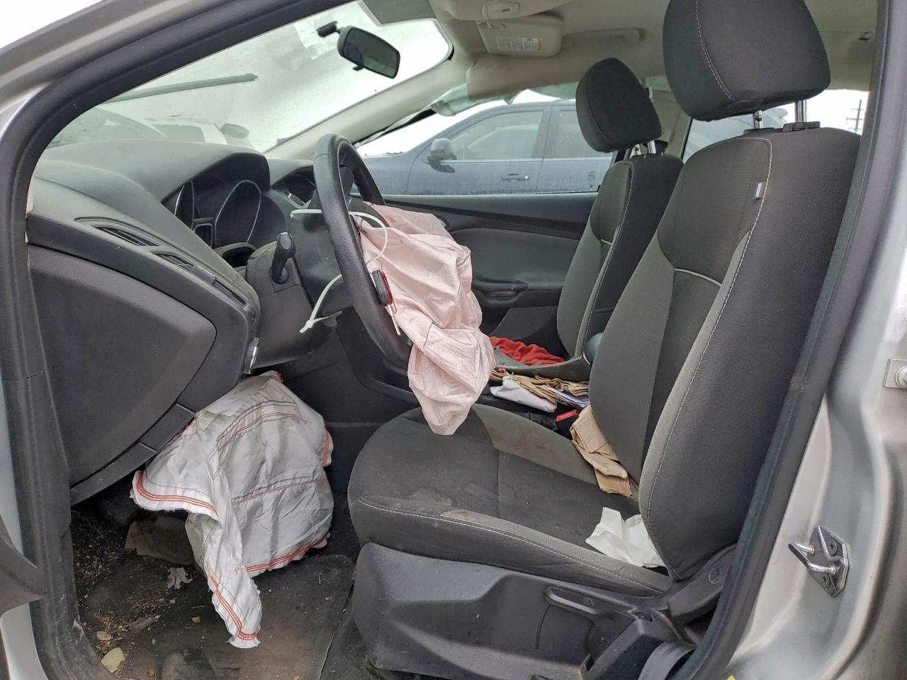 2014 FORD FOCUS SE photo 7
