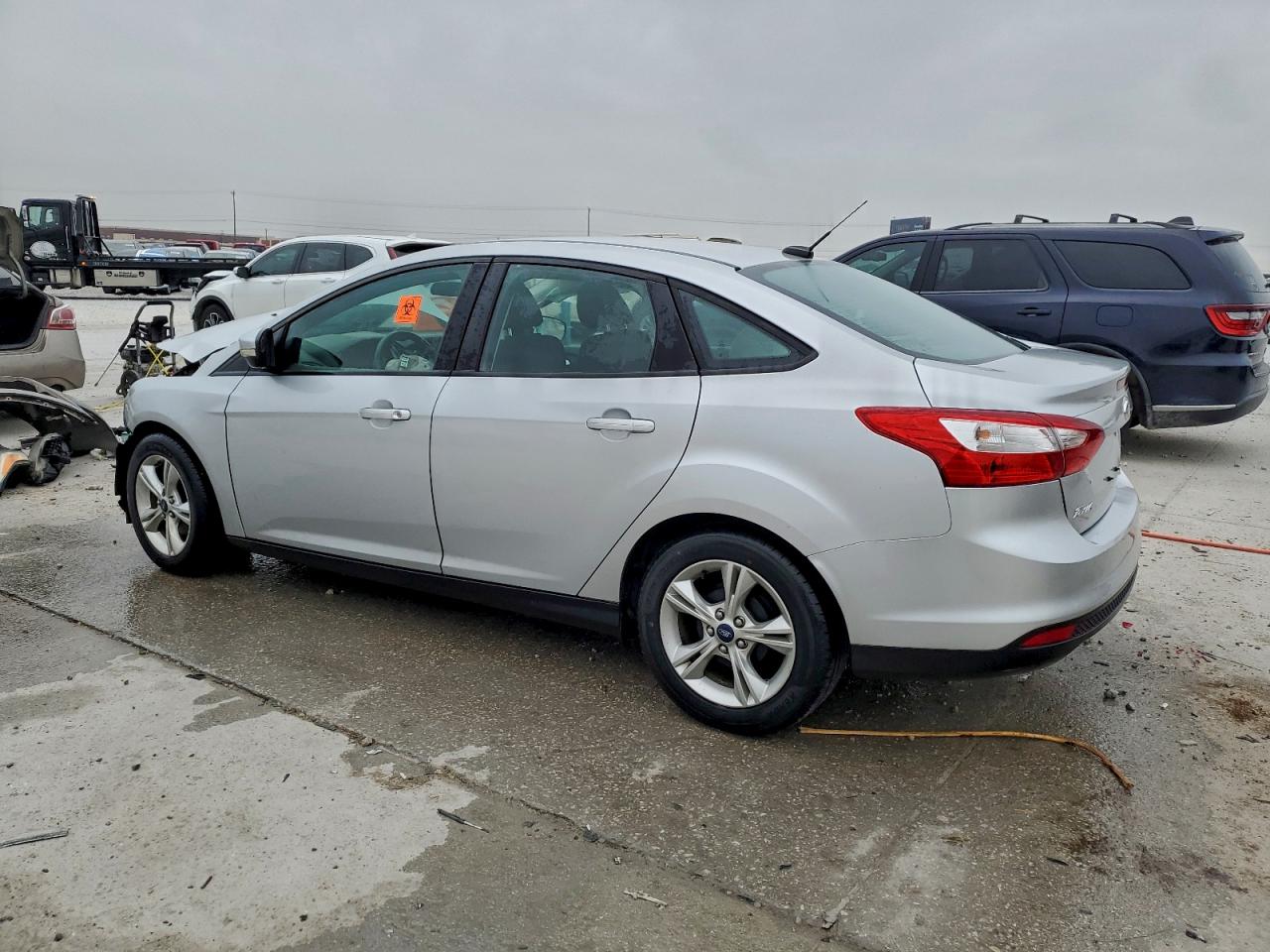 2014 FORD FOCUS SE photo 2