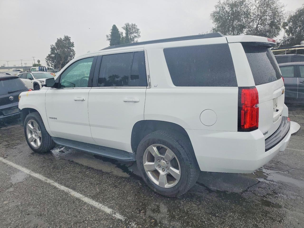 2017 CHEVROLET TAHOE K1500 LT photo 2