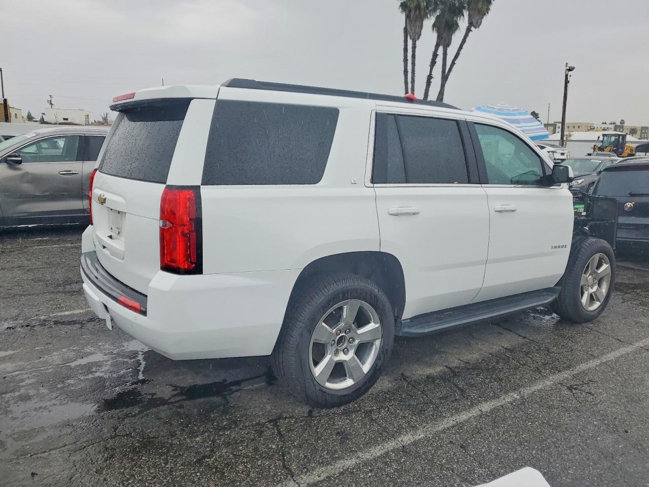 2017 CHEVROLET TAHOE K1500 LT photo 3