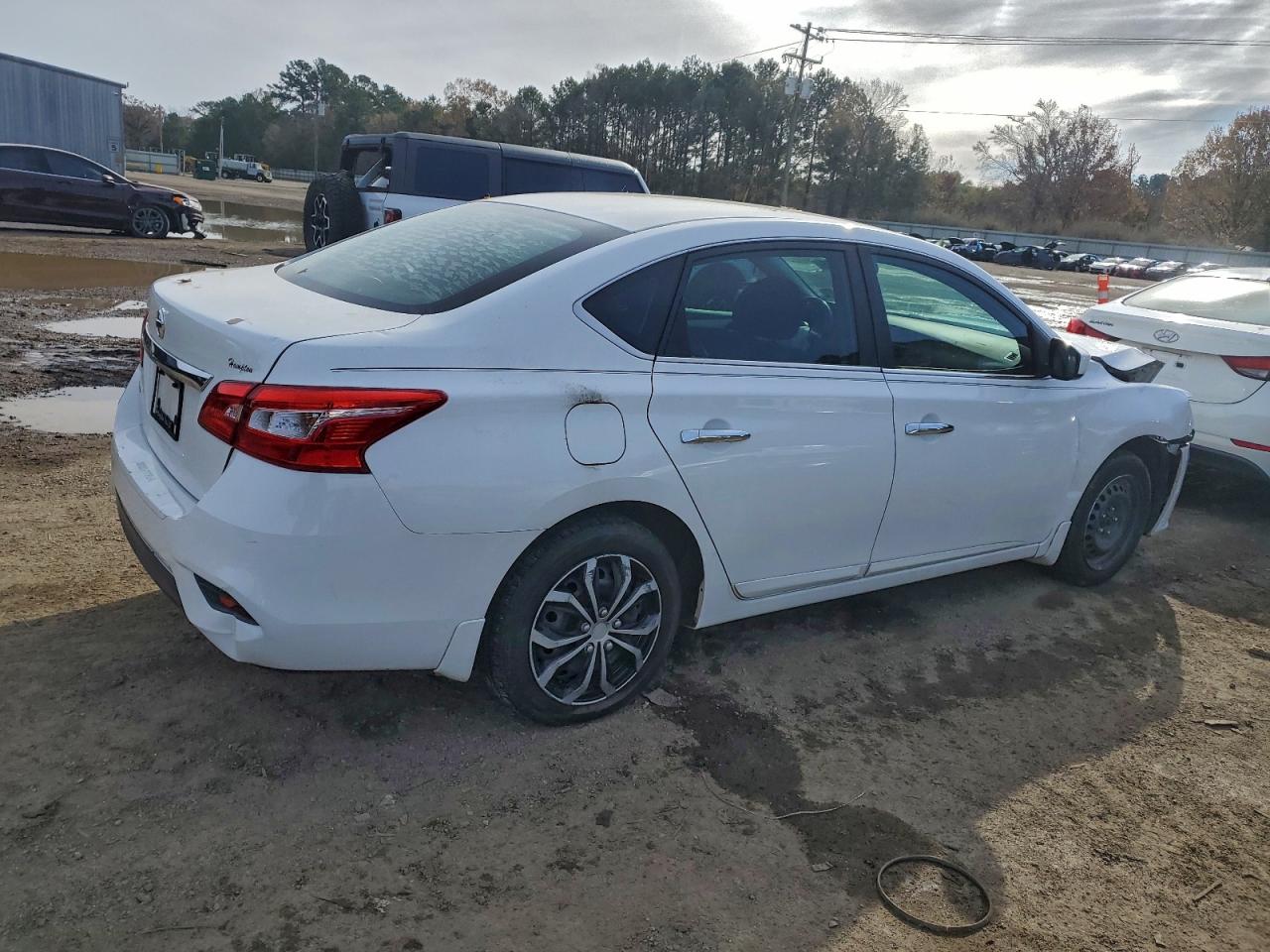 2019 NISSAN SENTRA S photo 3