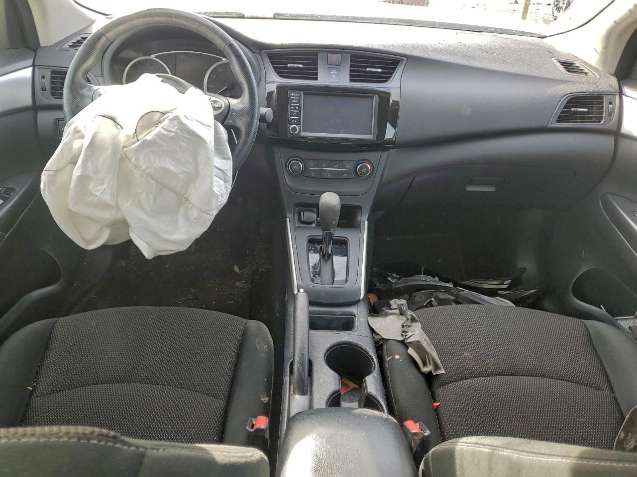 2019 NISSAN SENTRA S photo 8