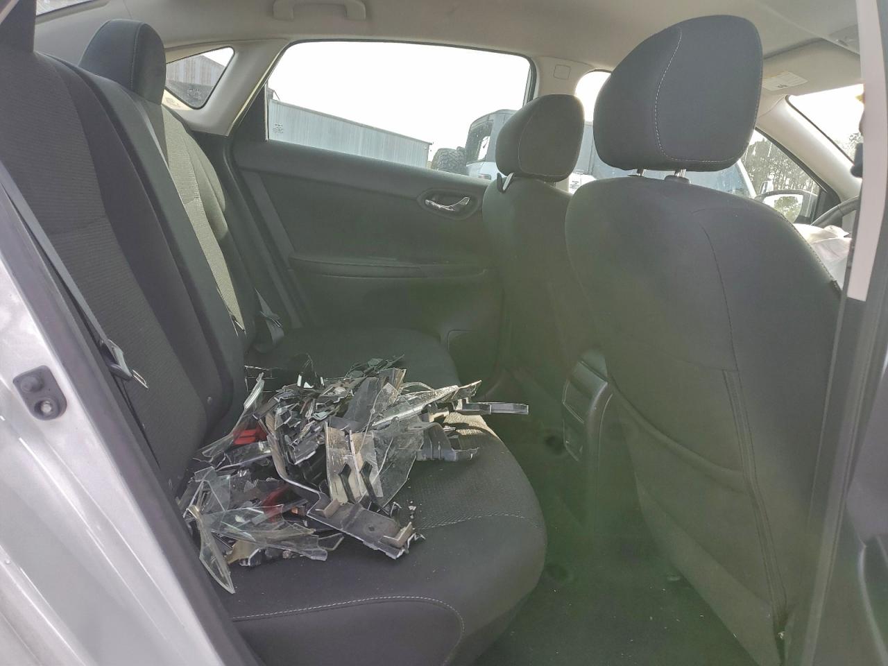 2019 NISSAN SENTRA S photo 10