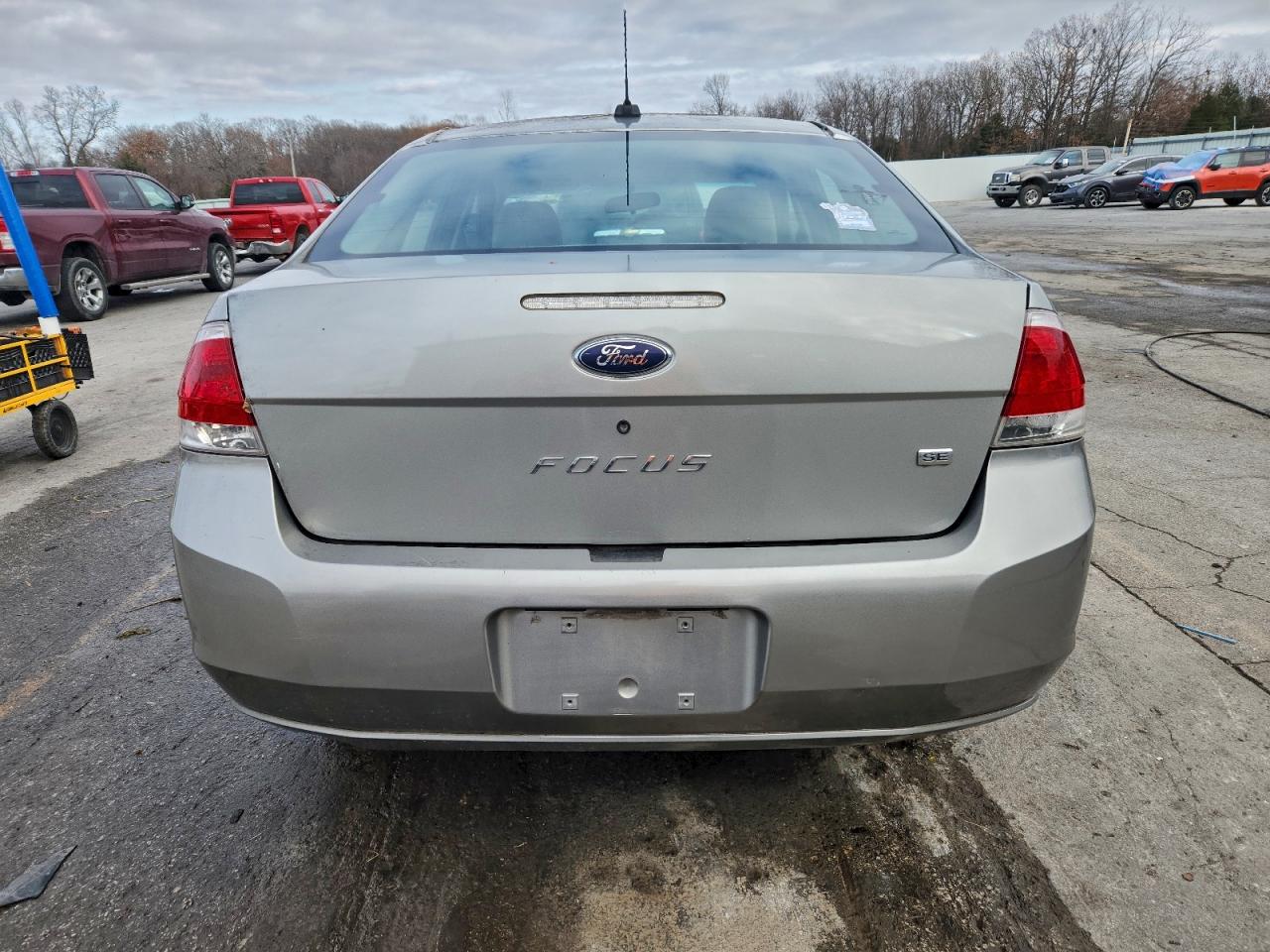 2008 FORD FOCUS SE photo 6