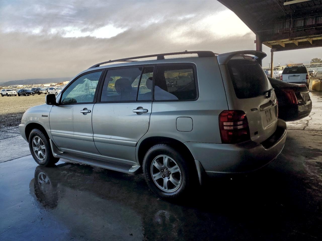 2003 TOYOTA HIGHLANDER LIMITED photo 2