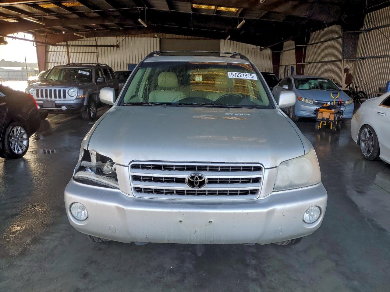2003 TOYOTA HIGHLANDER LIMITED photo 5