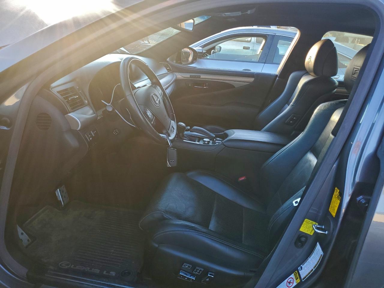 2014 LEXUS LS 460 photo 7