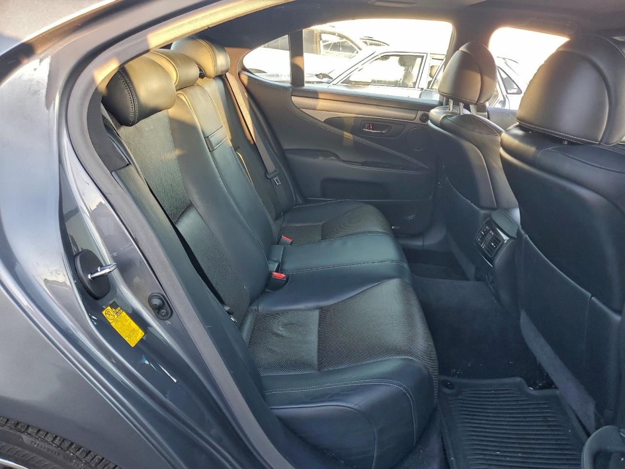 2014 LEXUS LS 460 photo 10