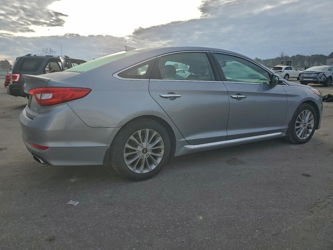 2015 HYUNDAI SONATA SPORT photo 3