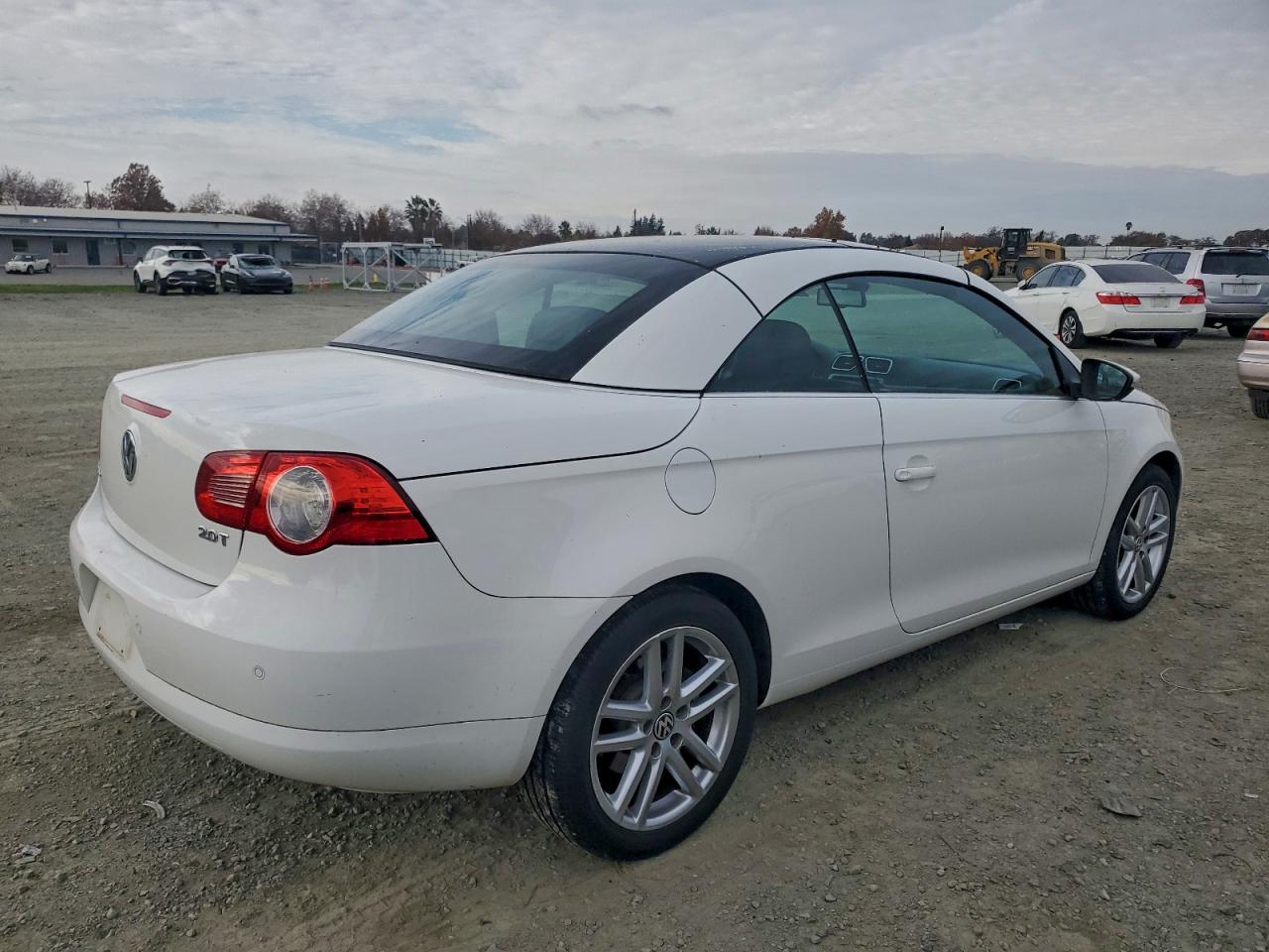 2009 VOLKSWAGEN EOS LUX photo 3