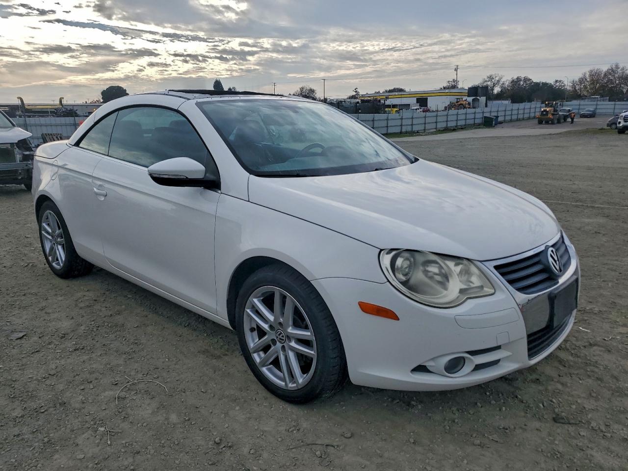 2009 VOLKSWAGEN EOS LUX photo 4